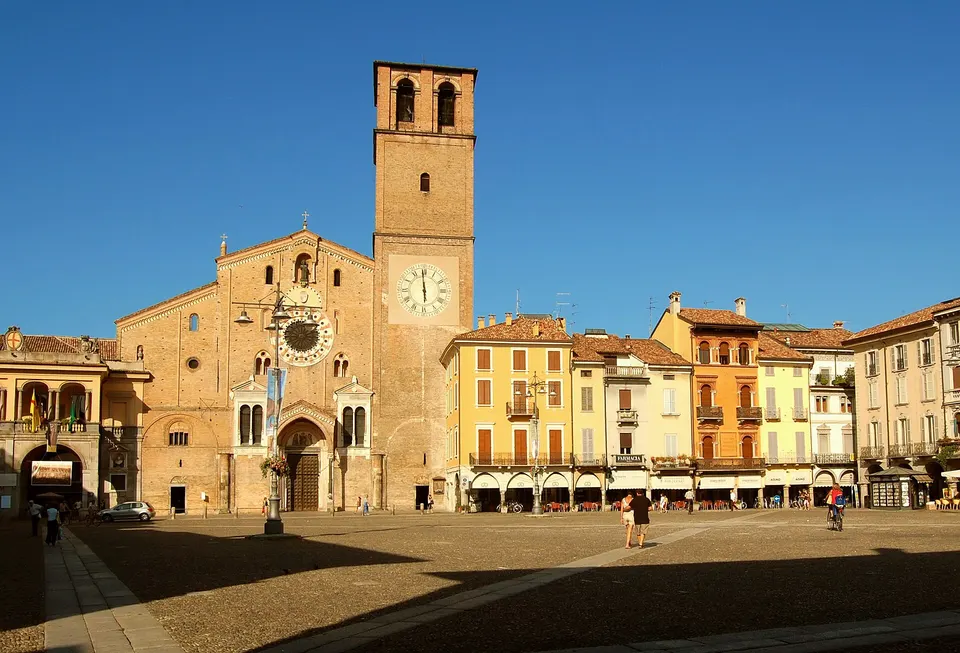 Piazza della Vittoria, Lodi