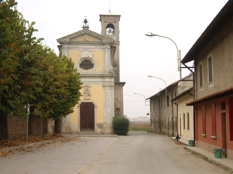 Chiesa di San Pietro a Casolate, frazione di Zelo Buon Persico.