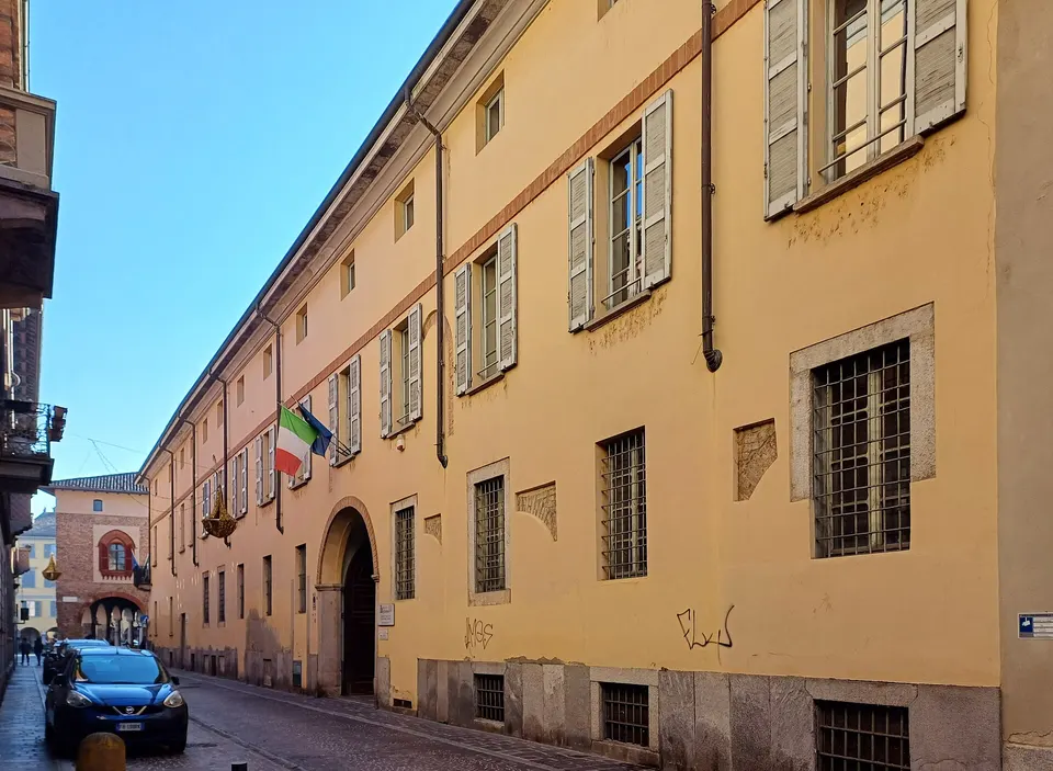 Edificio in via Carlo Francesco Gabba 5 a Lodi.