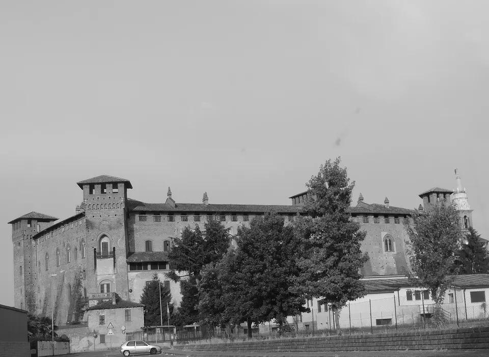 Il castello di Sant’Angelo Lodigiano.