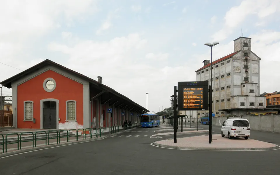 Stazione degli autobus a Lodi, presso la stazione ferroviaria