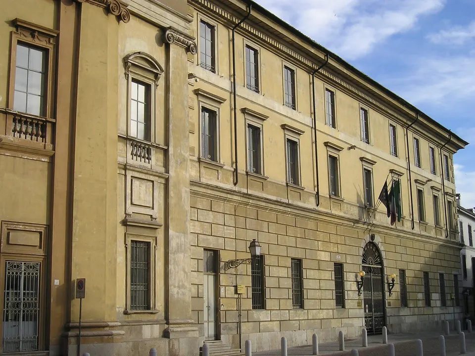 Palazzo dell'Ospedale vecchio in piazza Ospitale a Lodi
